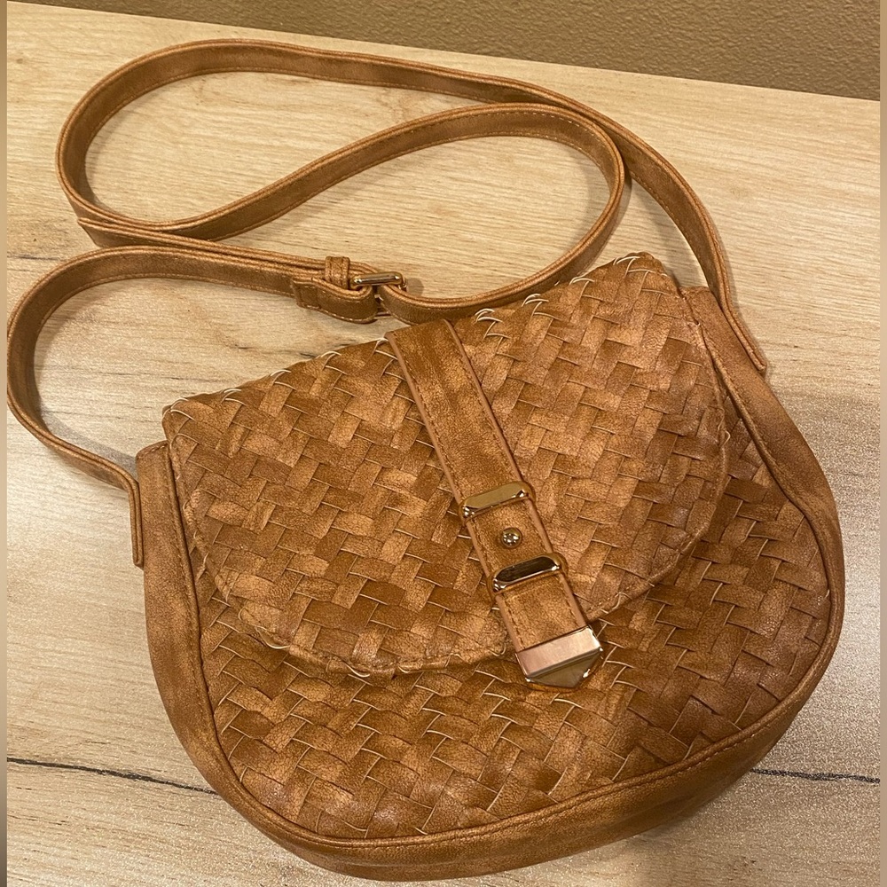 NEIMEN MARCUS leather weave boho style crossbody purse